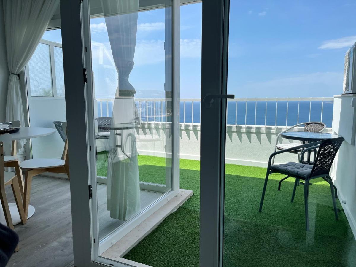 Axenic Retreat - Panoramic Ocean View, Sleeps 4, Ensuite Bathroom, New Redesign Сесимбра Екстериор снимка
