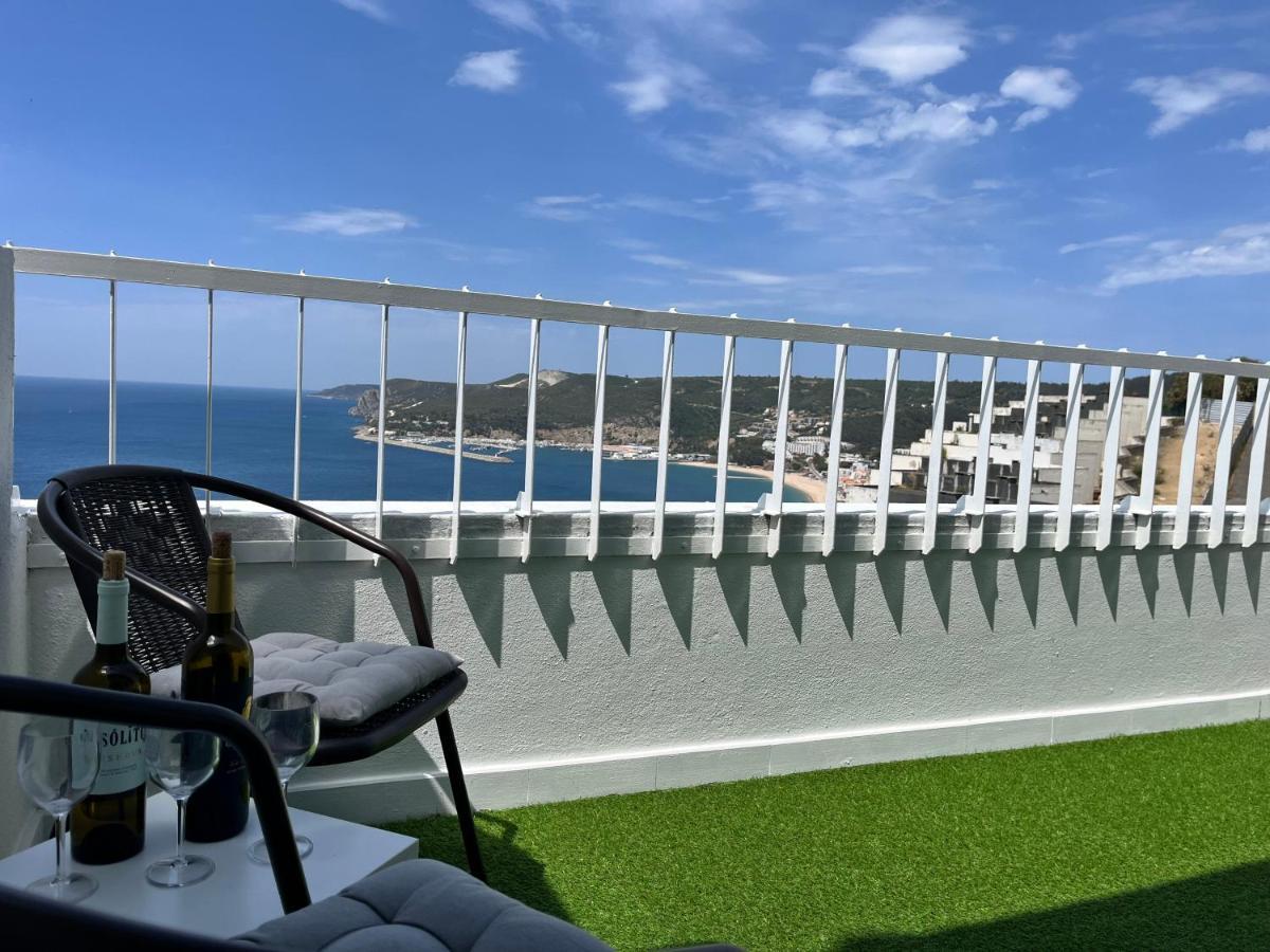 Axenic Retreat - Panoramic Ocean View, Sleeps 4, Ensuite Bathroom, New Redesign Сесимбра Екстериор снимка