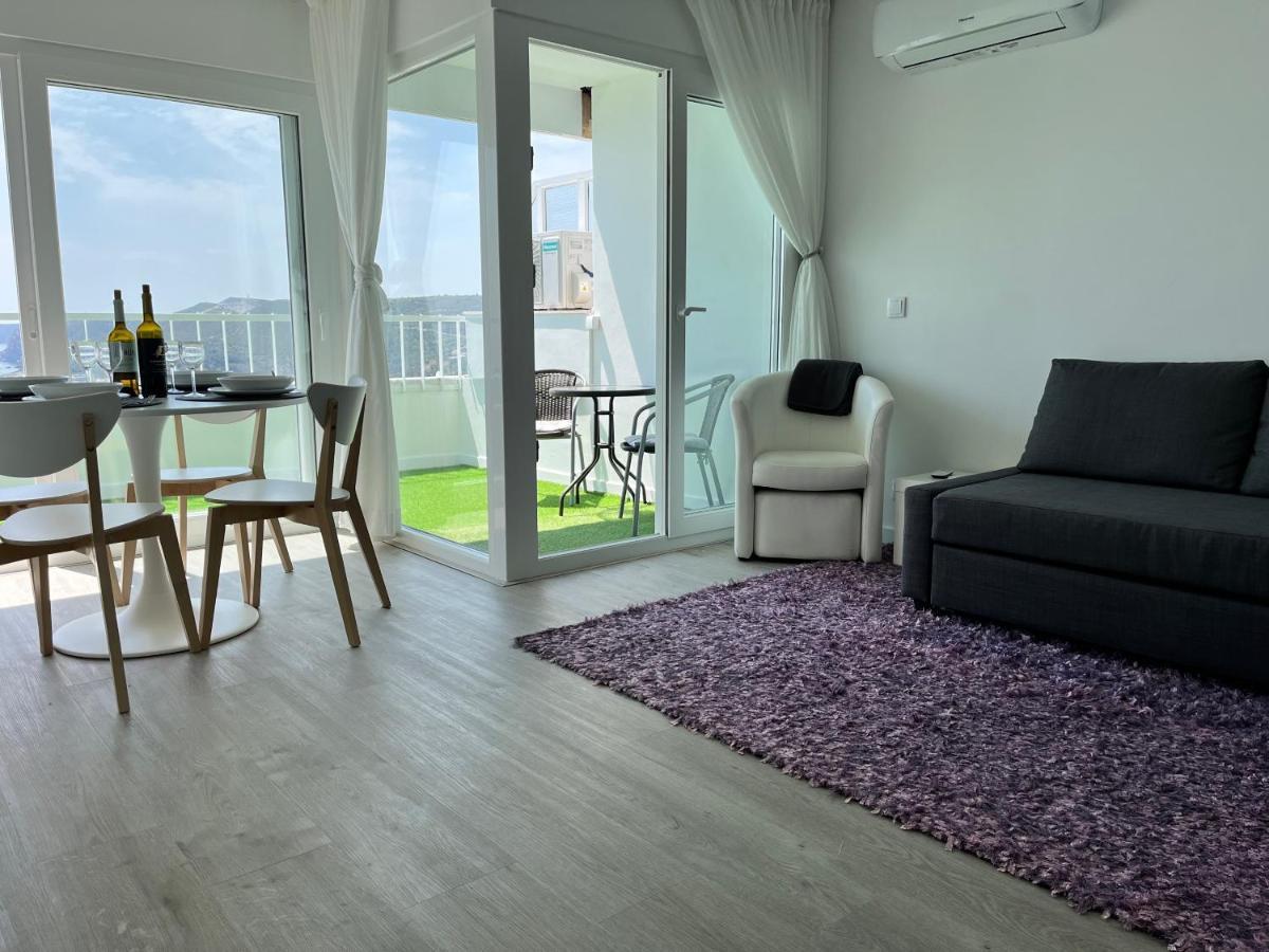 Axenic Retreat - Panoramic Ocean View, Sleeps 4, Ensuite Bathroom, New Redesign Сесимбра Екстериор снимка