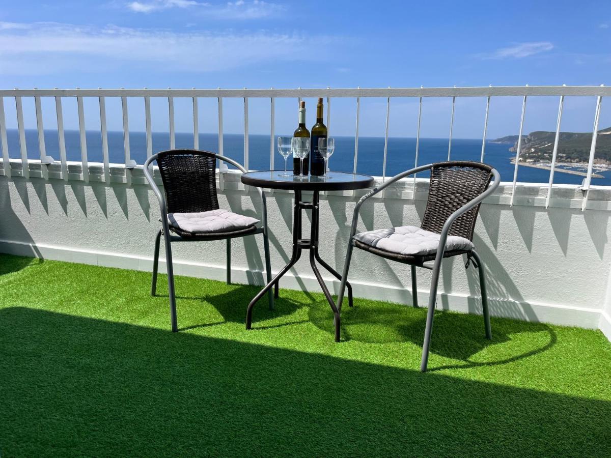 Axenic Retreat - Panoramic Ocean View, Sleeps 4, Ensuite Bathroom, New Redesign Сесимбра Екстериор снимка