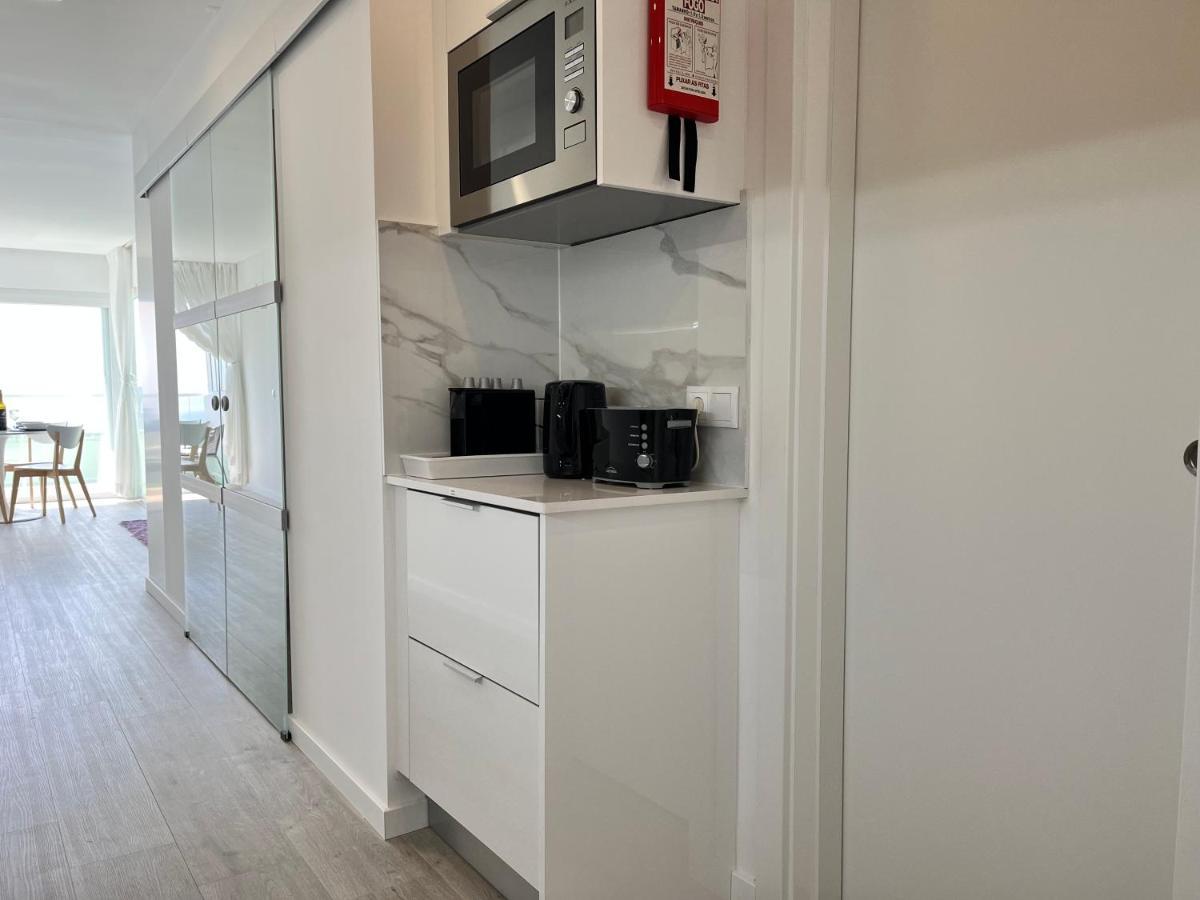 Axenic Retreat - Panoramic Ocean View, Sleeps 4, Ensuite Bathroom, New Redesign Сесимбра Екстериор снимка
