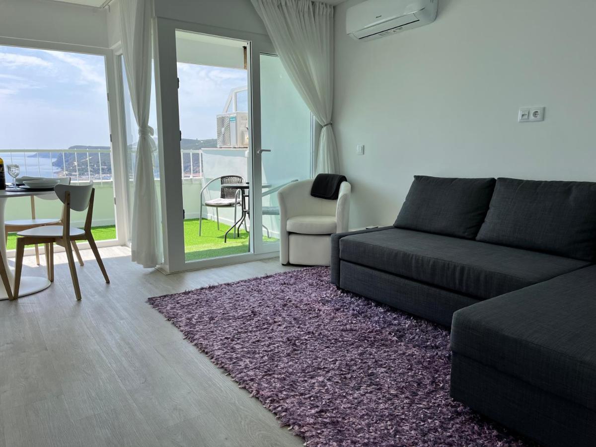 Axenic Retreat - Panoramic Ocean View, Sleeps 4, Ensuite Bathroom, New Redesign Сесимбра Екстериор снимка