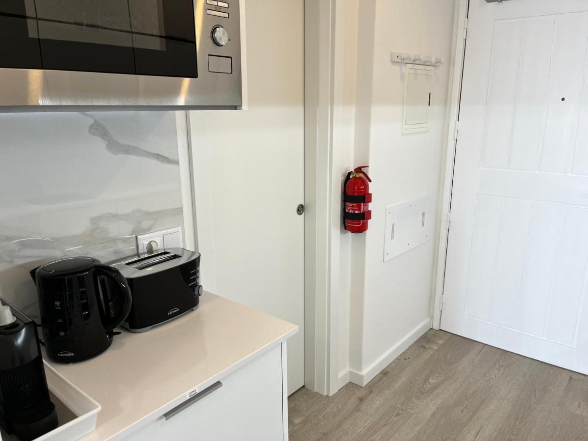 Axenic Retreat - Panoramic Ocean View, Sleeps 4, Ensuite Bathroom, New Redesign Сесимбра Екстериор снимка